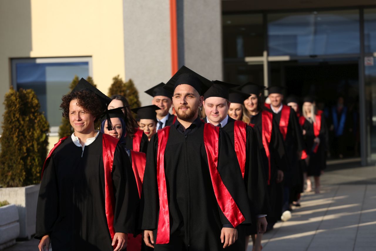 IUS Bids Farewell to Its 14th Generation of Graduates IUS Bids Farewell to Its 14th Generation of Graduates