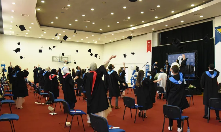 IUS 2021 MEZUNİYET TÖRENİ